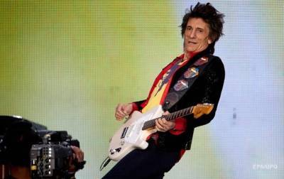 Гитарист The Rolling Stones дважды победил онкологию