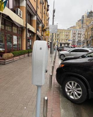 В Киеве тестируют систему автофиксации нарушений правил парковки