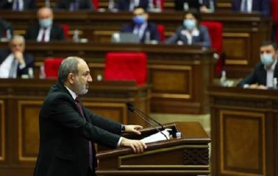Премьер Армении ушел в отставку, но будет снова участвовать в выборах