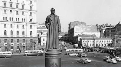 Прокуратура Москвы: снос памятника Дзержинскому на Лубянской площади был незаконным