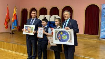 Вострецов посетил церемонию награждения конкурса "Россия — космическая держава"