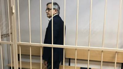 Суд Петербурга продлил меру пресечения Земченкову