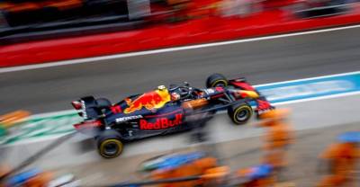 Ещё больше зрелищ: "Формула-1" официально утвердила спринтерские гонки