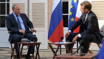 Путин и Макрон по телефону обсудили Нагорный Карабах
