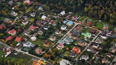 Эксперты рассказали о ситуации с арендой загородных домов в России