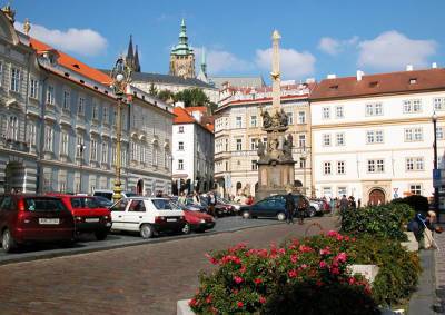 Парковку с Малостранской площади Праги уберут летом 2016 года