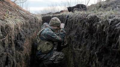 Украинский военный ранен на Донбассе из-за обстрела боевиков