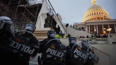 Американец арестован за незаконное проникновение на территорию Капитолия
