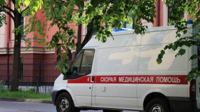 Четырехлетняя петербурженка попала в больницу после прыжков на батуте