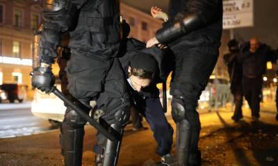 Петербургская полиция признала законным использование электрошокеров на протестной акции
