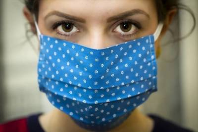 Власти Индии рекомендовали гражданам носить защитные маски дома