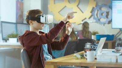 Обучение силой мысли: школьников в Ленобласти погрузили в виртуальную реальность