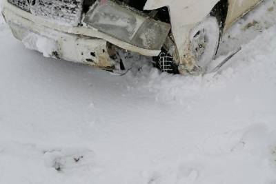 Снег засыпал дороги в Забайкалье ночью 27 апреля, спецтехника проводит уборку