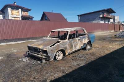 Сотрудники ГИБДД спасли свердловчанина из горящего автомобиля
