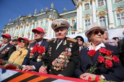 Петербургским ветеранам выплатят премии ко Дню Победы