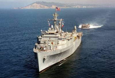 The Wall Street Journal: Иранские корабли окружили два американских судна в Персидском заливе