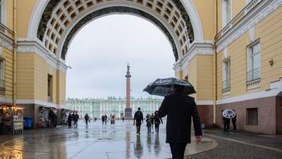 Циклон сохранит в Петербурге во вторник осадки и похолодание