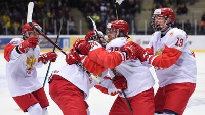 Сборная России по хоккею добилась волевой победы над США в первом матче ЮЧМ-2021