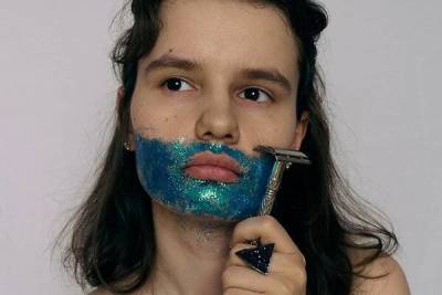 Элизабет Тейлор - Зачем девушки в социальных сетях бреют лицо, и при чем тут сияние кожи - skuke.net