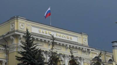 Средняя сумма депозита в российских банках увеличилась до 62%