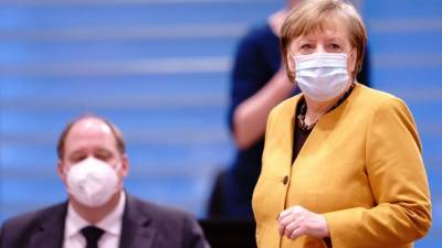 Меркель не хочет возвращать немцам нормальную жизнь