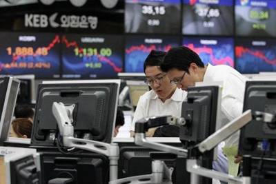 Фондовые индексы Азии снижаются в ожидании новостей из США