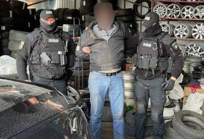 Внутренняя безопасность Нацполиции разоблачила на взяточничестве столичного полицейского (ФОТО, ВИДЕО)