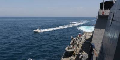 WSJ: корабли Ирана окружили суда береговой охраны США в Персидском заливе