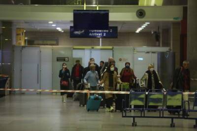 В аэропортах России могут появиться коридоры для вакцинированных от COVID-19