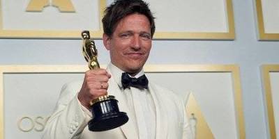 Режиссер Томас Винтерберг получил Оскар: мужчина со сцены посвятил эту награду своей погибшей дочери