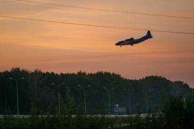 Летевший в Новосибирск самолет экстренно приземлился в запасном аэропорту Братска