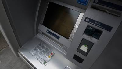 Грабители отверткой пытались взломать банкомат в Сургуте