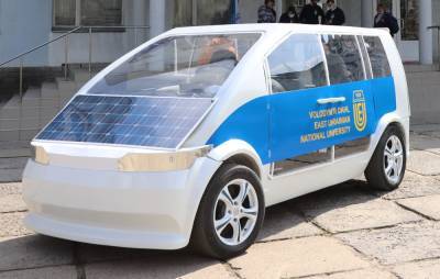 В СНУ ім. В. Даля створили електромобіль Єва з сонячними батареями, вартість серійної версії такого авто може скласти $12 тис.