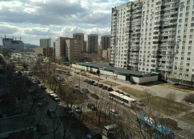 Девочка-лунатик во сне упала с 12 этажа в Москве и практически не пострадала
