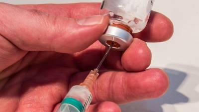 Российский врач развеял мифы об осложнениях после вакцинации