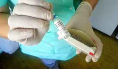 Личный опыт: как омская журналистка перенесла вакцинацию «ЭпиВакКороной»