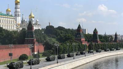В Москве ограничат движение транспорта из-за репетиции парада Победы