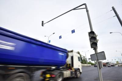 Москвичам напомнили о новых правилах проезда в столице для грузовиков