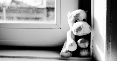 Многочисленные травмы, сотрясение мозга и переломы: в детском саду в Запорожье из окна второго этажа выпал ребенок