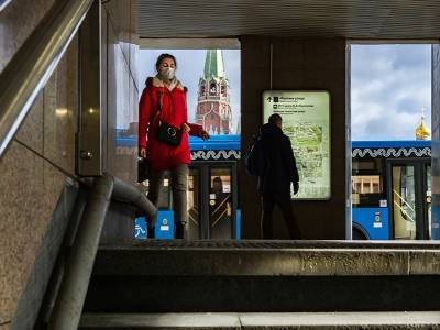 В московском метро усилили контроль масочно-перчаточного режима