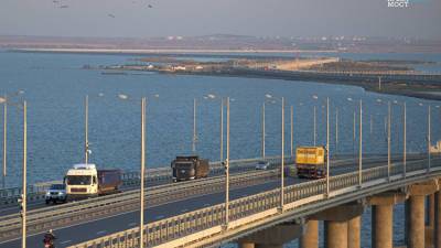 На Крымском мосту поток машин вырос на 22% в этом году