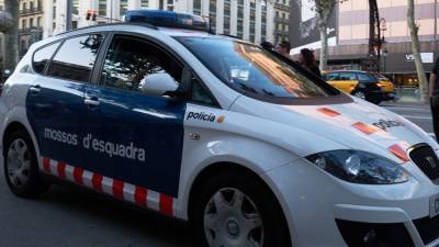 Мужчина с топором кидался на полицейских в Испании