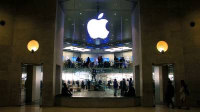 Apple обжалует почти миллиардный штраф ФАС