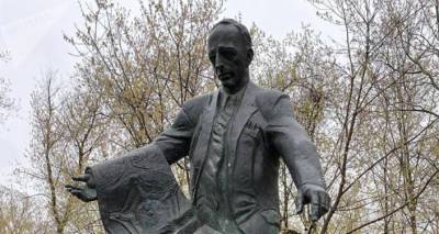 В Москве открыли памятник выдающемуся архитектору Каро Алабяну. Видео