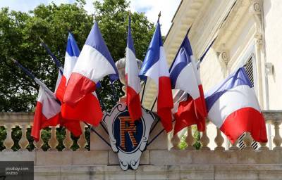 Французы призвали свое правительство прекратить разваливать страну