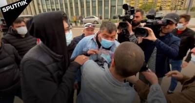 Стычка у офиса ЕНД: представителям "Нацдвижения" не понравилась акция протеста - видео
