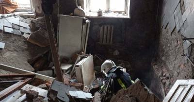 Одесситы, которым взрывами разрушило жилье, вынуждены возвращаться в дом без крыши