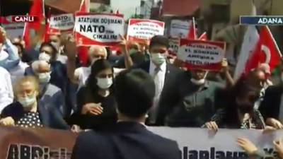 Новости на "России 24". В Турции демонстранты требовали вывода американских военных с базы ВВС США