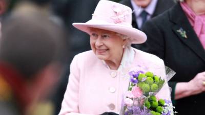 Елизавета II может отказаться от королевских обязанностей