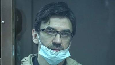 Больному COVID-19 экс-министру Абызову стало плохо во время суда